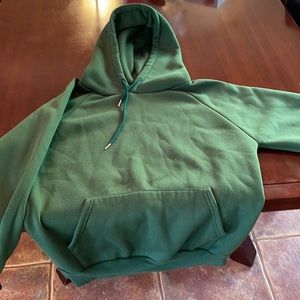 Casual green sweatshirt no-name brand in good condition